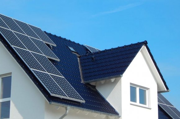 Devis pour installation de panneaux photovoltaïques sur toiture complète à Chambéry